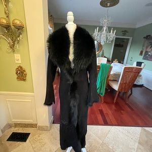 Quart size a small and you’re in a tag real fur